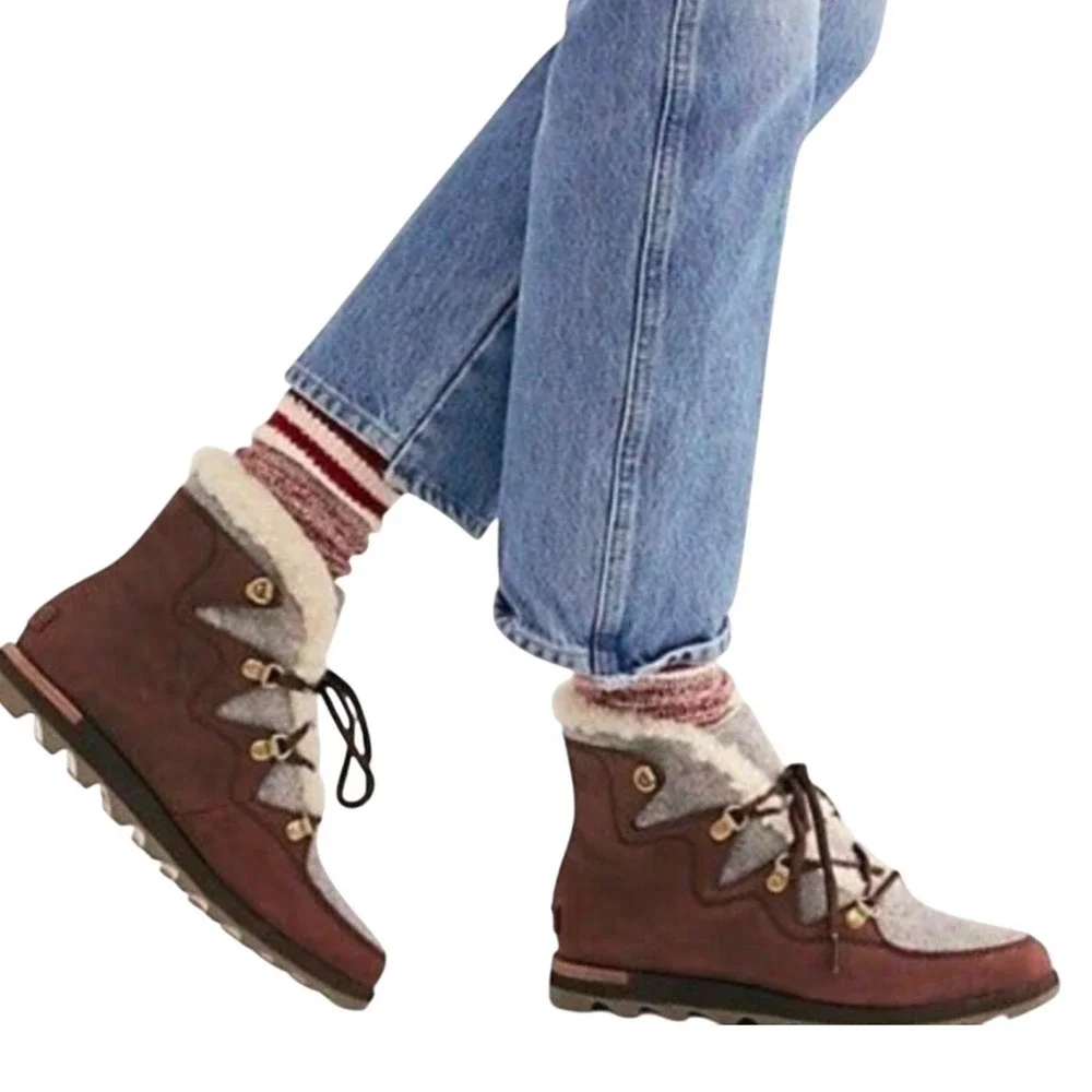 NWOB Sorel Women's SneakchicAlpine Waterproof‎ Booties Cattail.Size 7